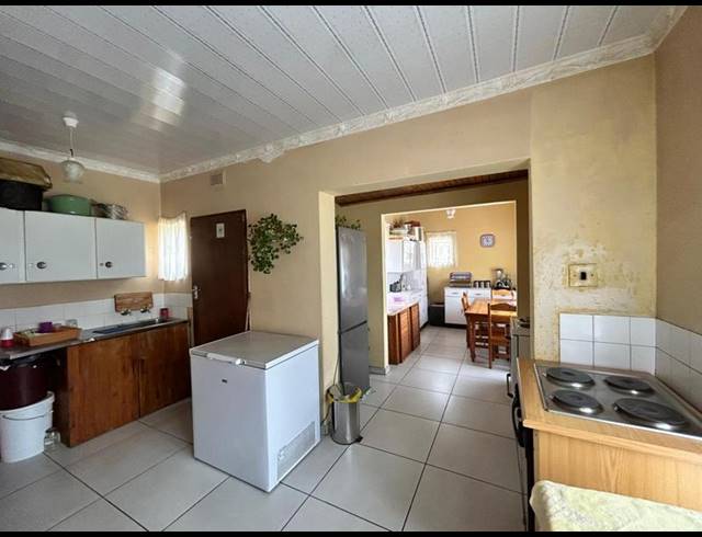 5 BEDROOM HOUSE FOR SALE IN MODDER EAST